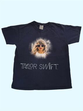 Taylor Swift 1989 World Tour Shirt Double Sided Graphic Tee Swifty Navy Small